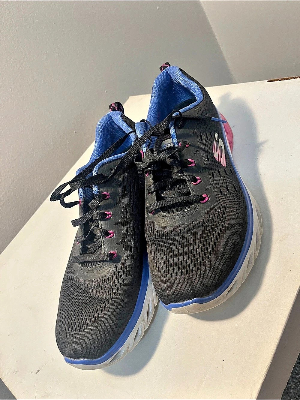 Skechers Go Walk Glide-Step Athletic Shoes Black & Pink US 10